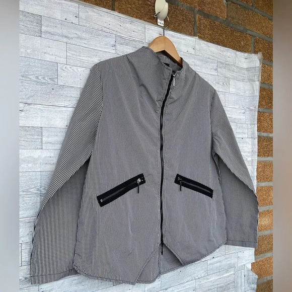 SUN KIM water repellent and weather resistant jacket small - Picture 3 of 12